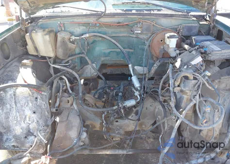 1998 Chevrolet C1500 Fleetside from USA, damaged, VIN 1GCEC19M7WE134637